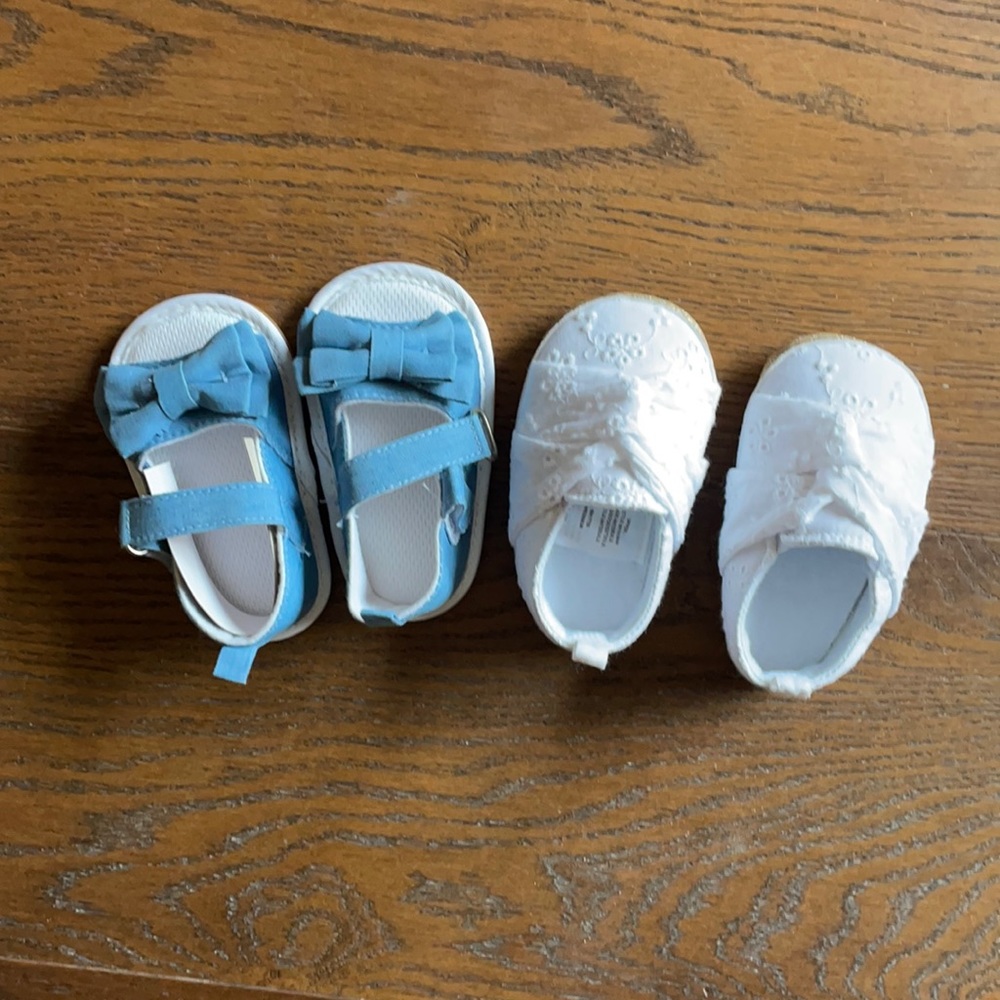 Girls shoes 3-6mo NWOT
